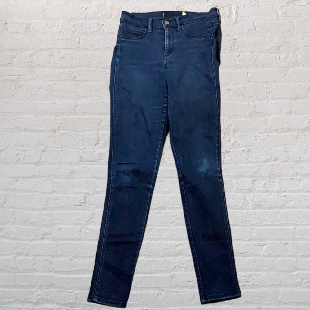 Gap Jeggings Size 4. No Front Pockets And Two Back Pockets.
